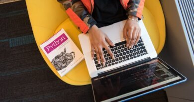 Creazione di un interprete di comandi con Python